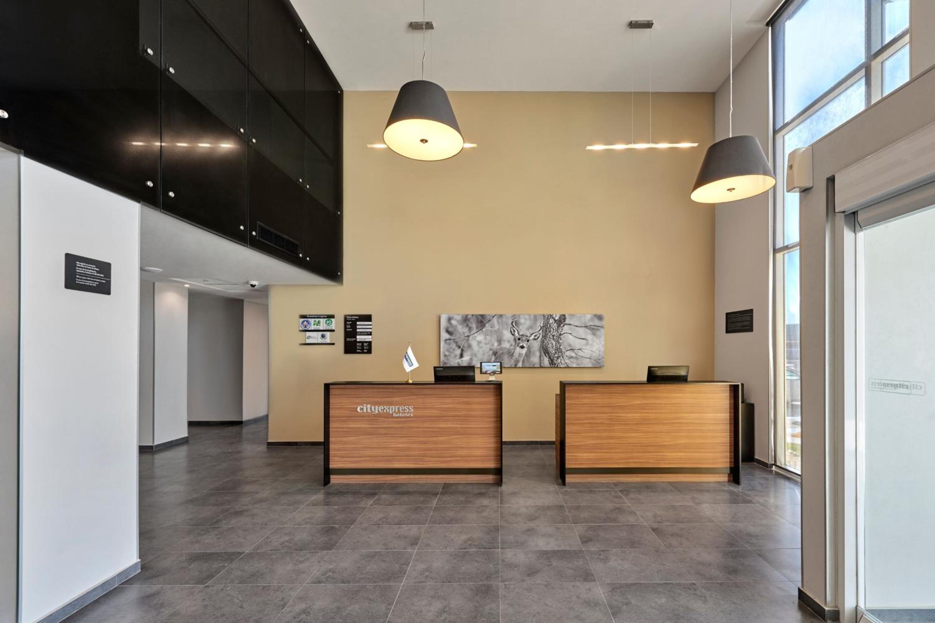 Reynosa Vacations - City Express by Marriott Reynosa Aeropuerto - Property Image 2