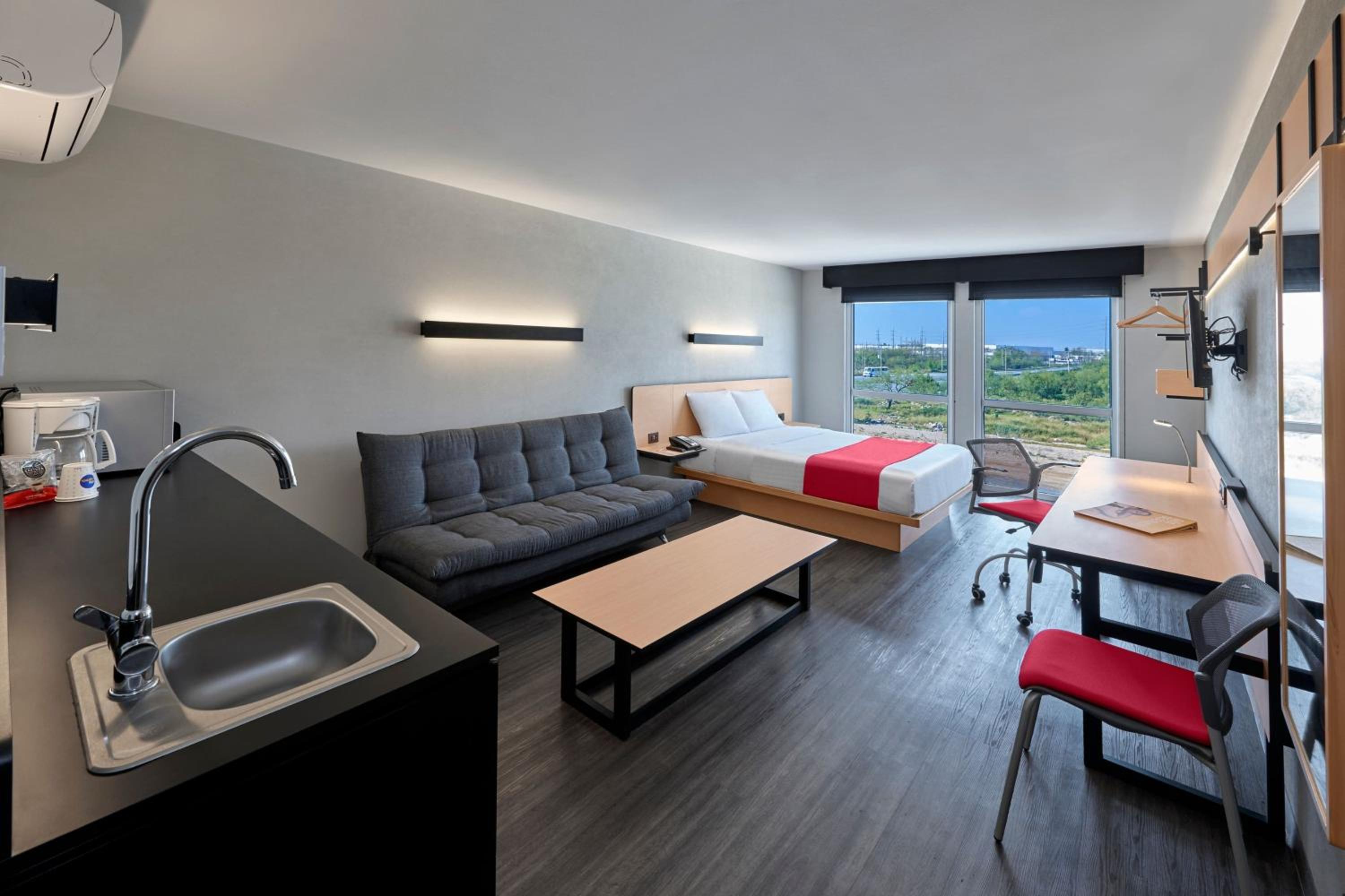 Reynosa Vacations - City Express by Marriott Reynosa Aeropuerto - Property Image 12
