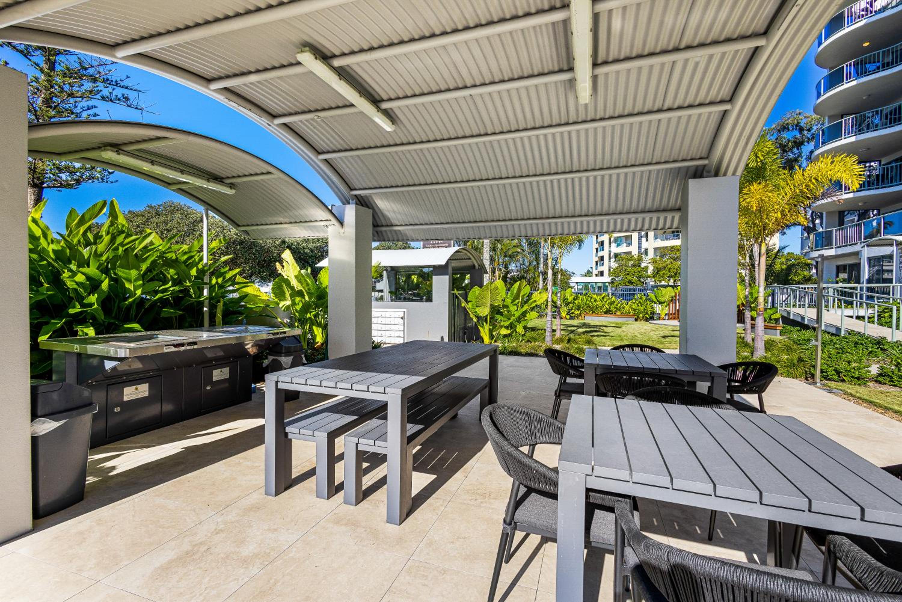 Salty Kisses @ Riverdance - 3 bedroom apartment