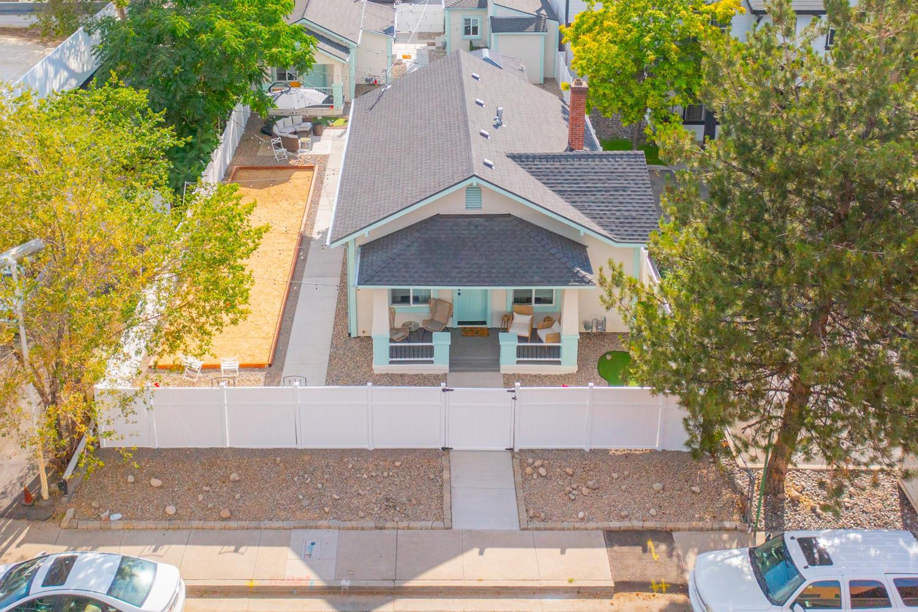 Reno Vacations - Reno Dream Cottage: Delightful 2-Bedroom Sanctuary - Property Image 38