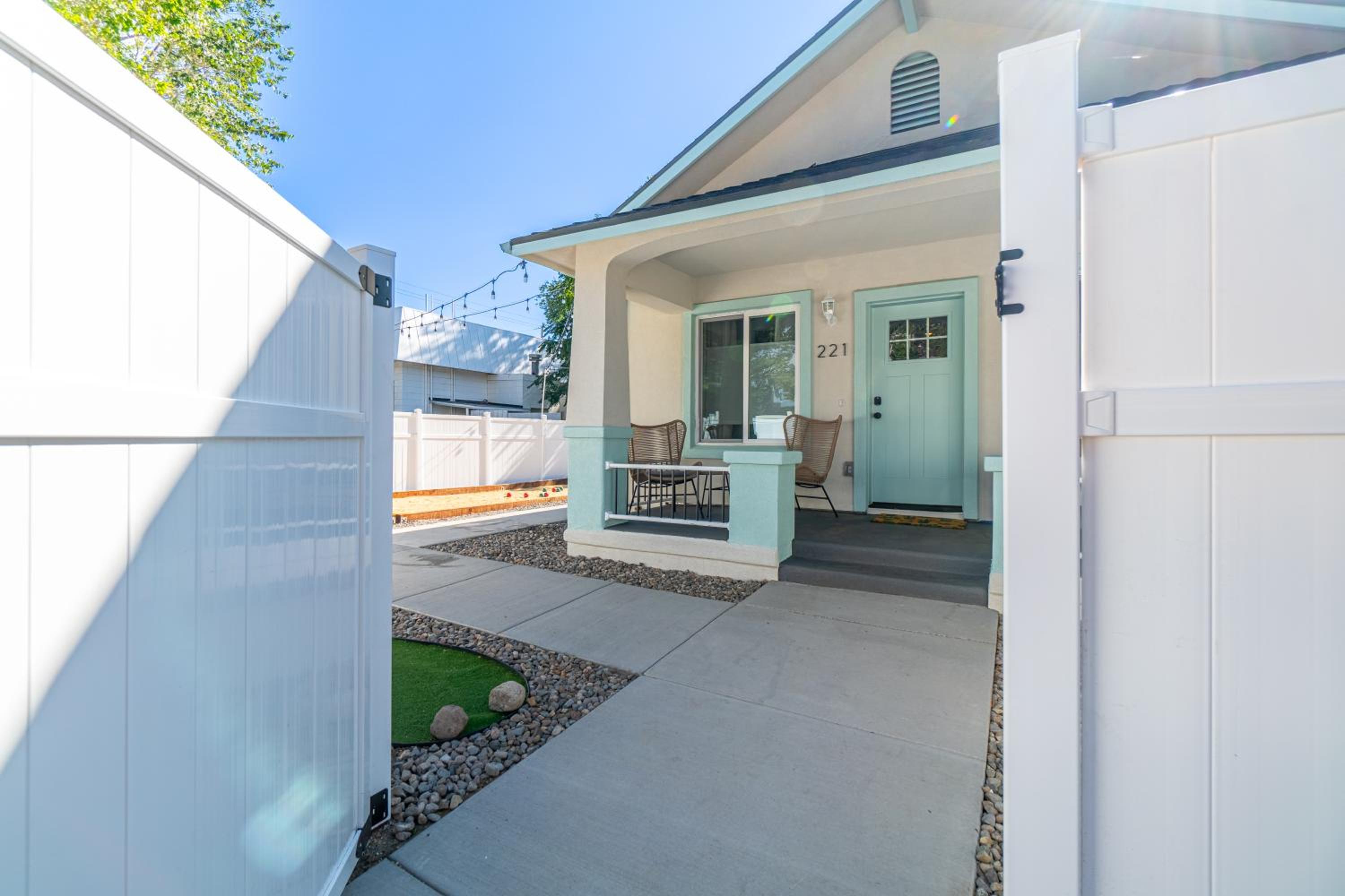 Reno Vacations - Reno Dream Cottage: Delightful 2-Bedroom Sanctuary - Property Image 42