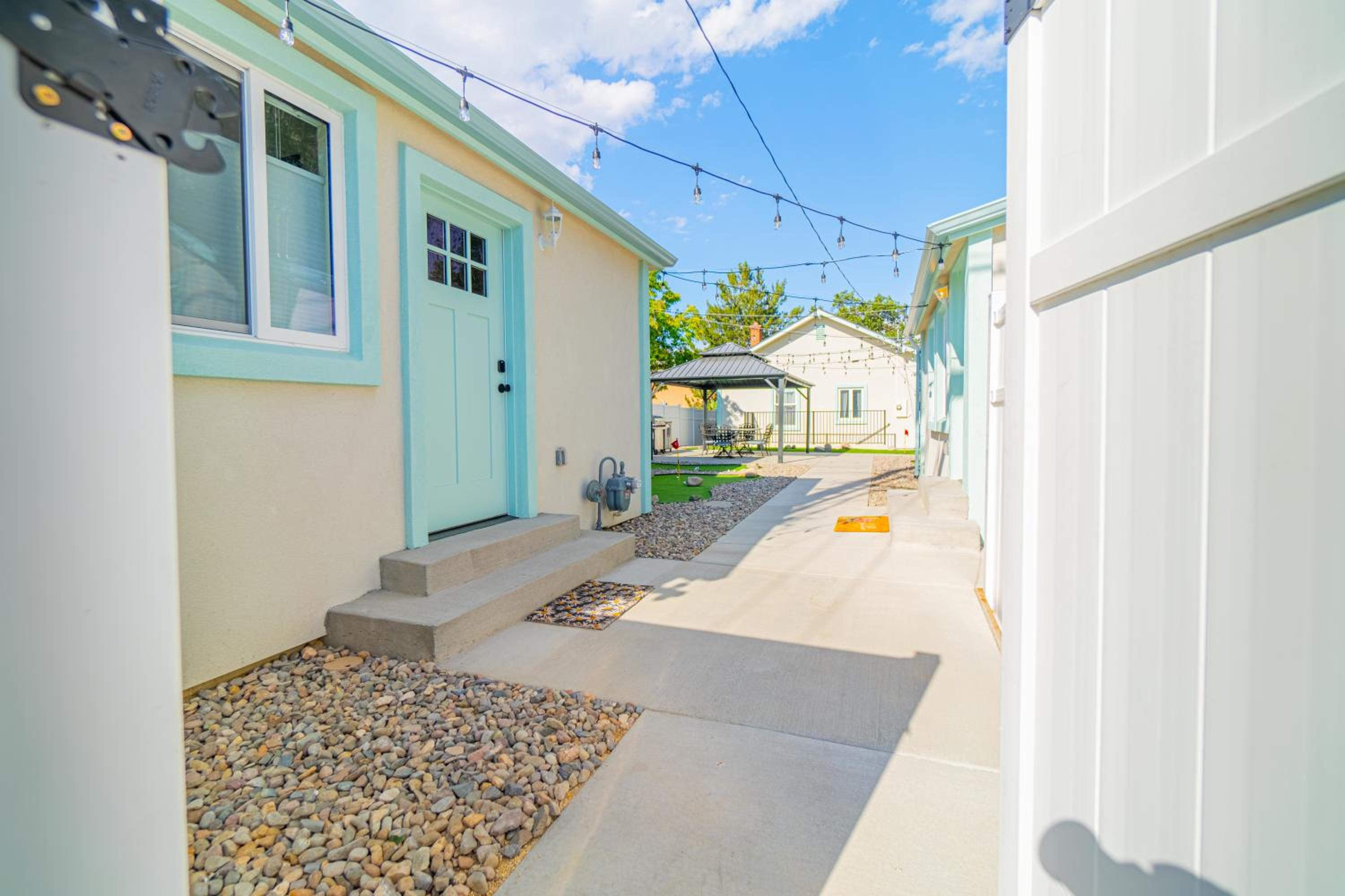 Reno Vacations - Reno Dream Cottage: Delightful 2-Bedroom Sanctuary - Property Image 11