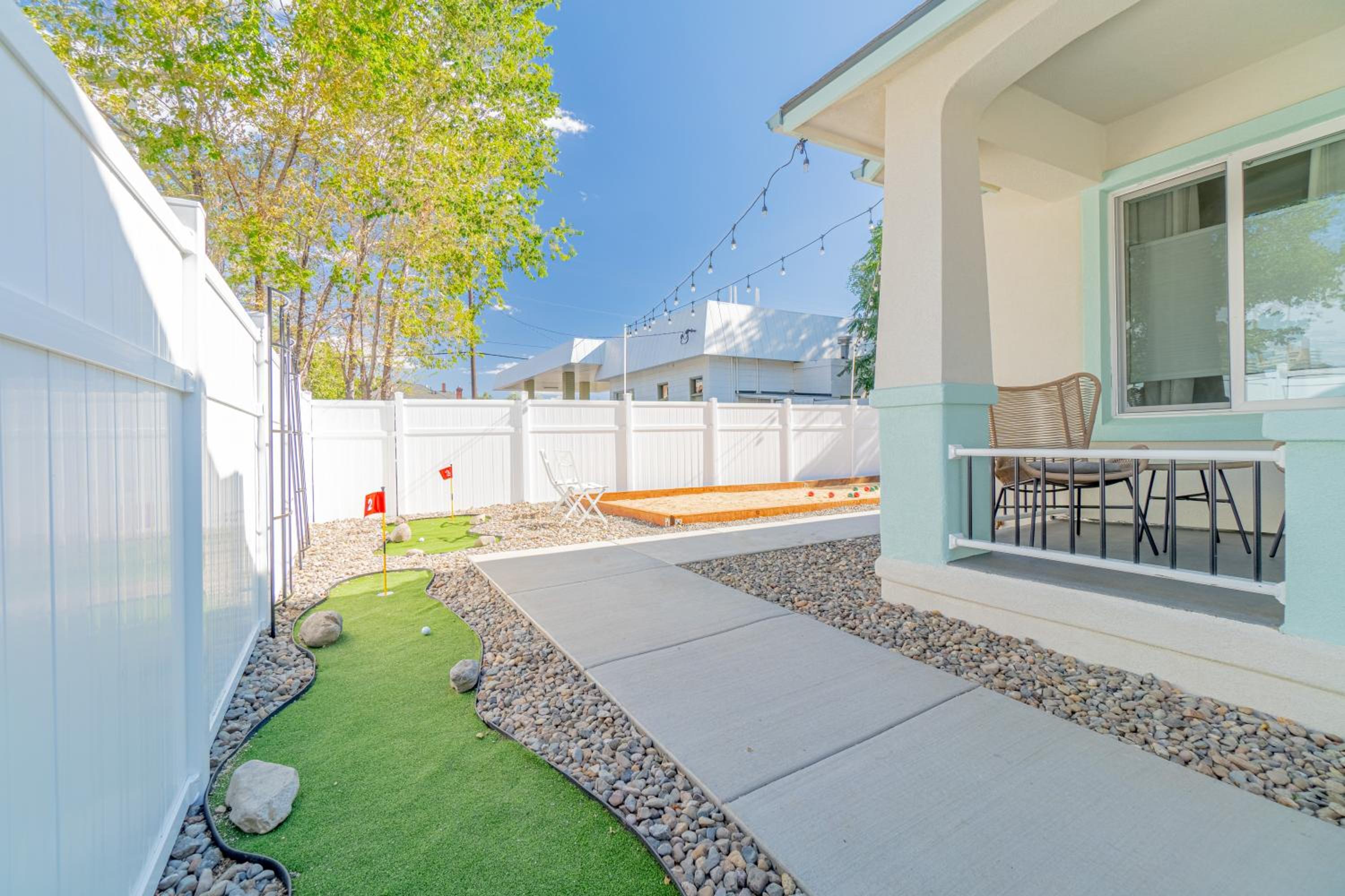 Reno Vacations - Reno Dream Cottage: Delightful 2-Bedroom Sanctuary - Property Image 43