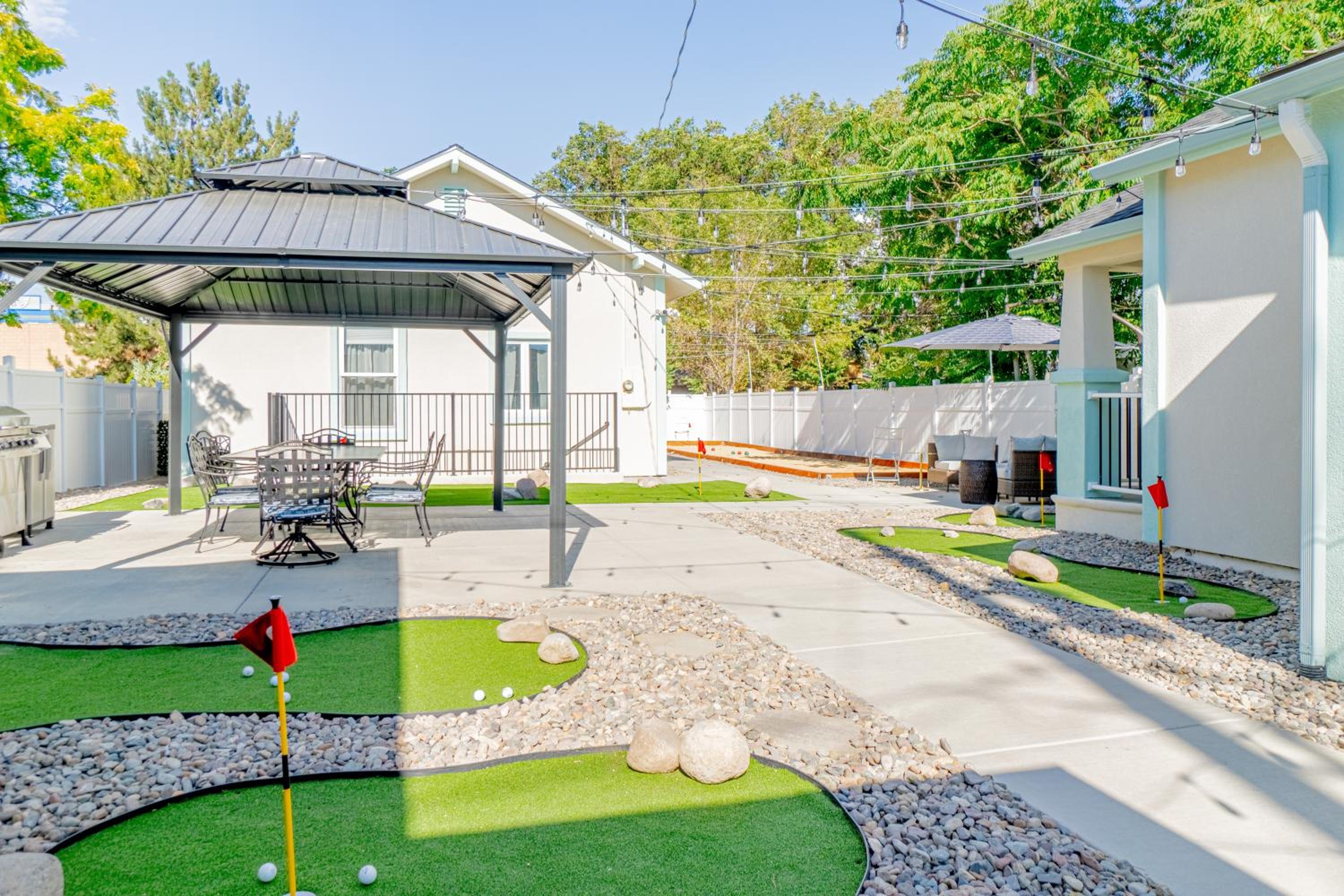 Reno Vacations - Reno Dream Cottage: Delightful 2-Bedroom Sanctuary - Property Image 9