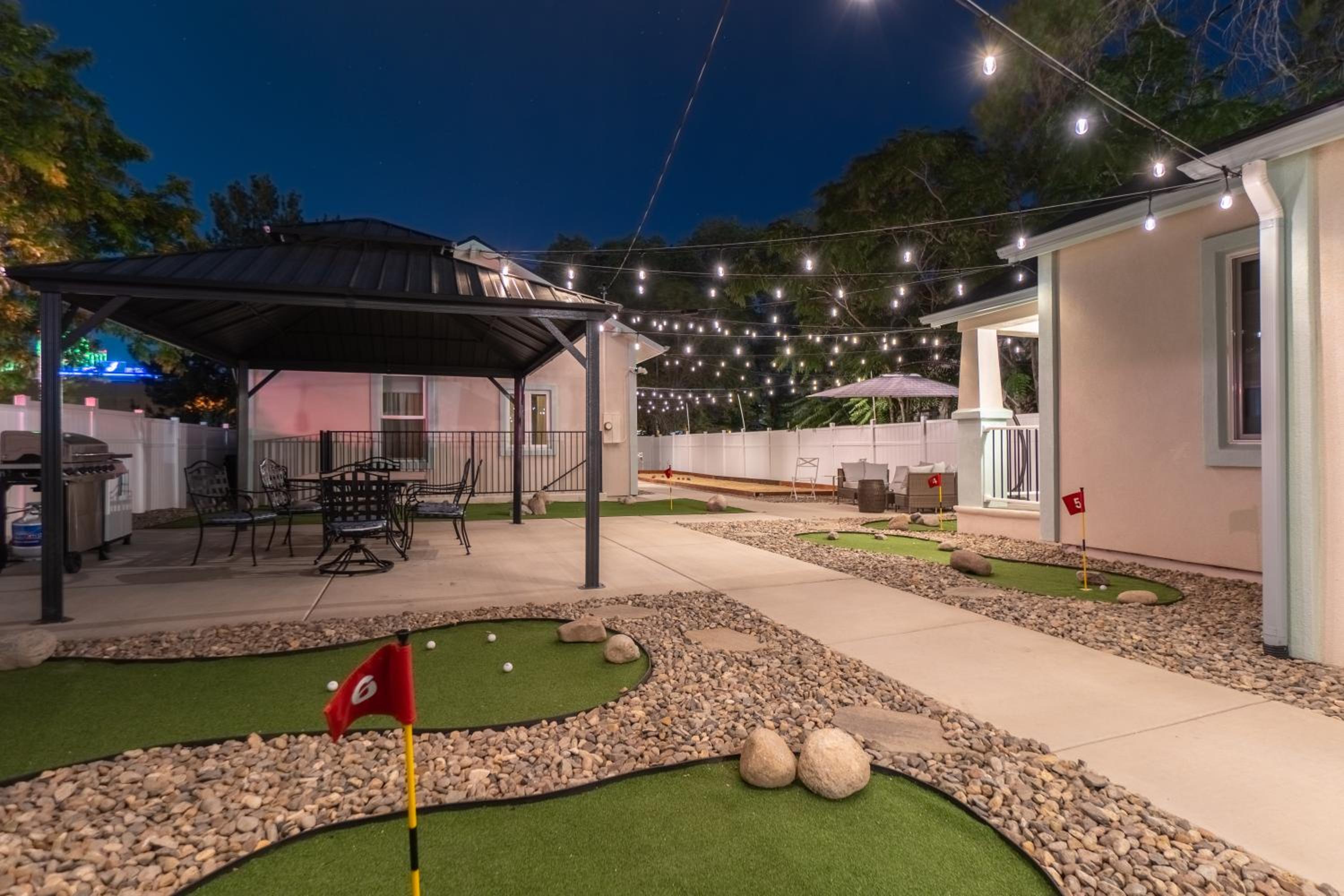 Reno Vacations - Reno Dream Cottage: Delightful 2-Bedroom Sanctuary - Property Image 21