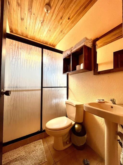 Beautiful Casa Aire near Lake Arenal in Nuevo Arenal - Casas Airelibre