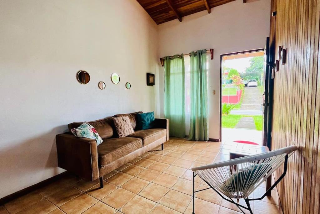 Beautiful Casa Aire near Lake Arenal in Nuevo Arenal - Casas Airelibre