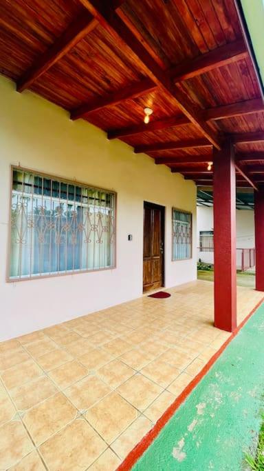 Beautiful Casa Aire near Lake Arenal in Nuevo Arenal - Casas Airelibre