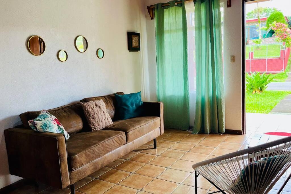 Beautiful Casa Aire near Lake Arenal in Nuevo Arenal - Casas Airelibre
