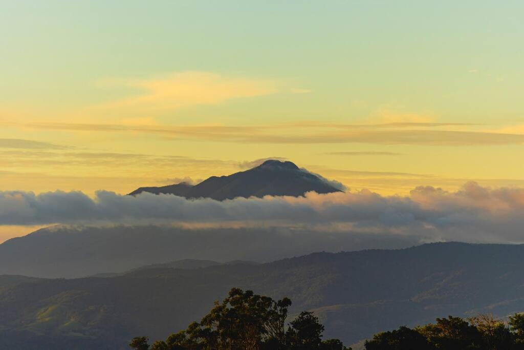 Beautiful Casa Aire near Lake Arenal in Nuevo Arenal - Casas Airelibre