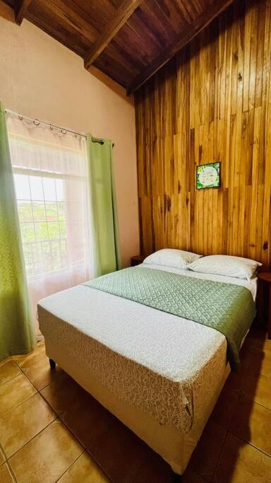 Beautiful Casa Aire near Lake Arenal in Nuevo Arenal - Casas Airelibre