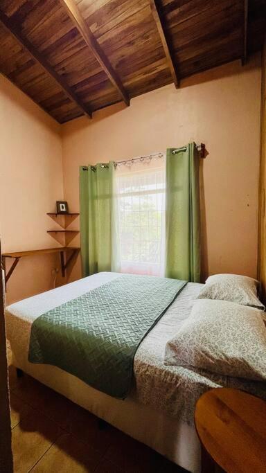 Beautiful Casa Aire near Lake Arenal in Nuevo Arenal - Casas Airelibre