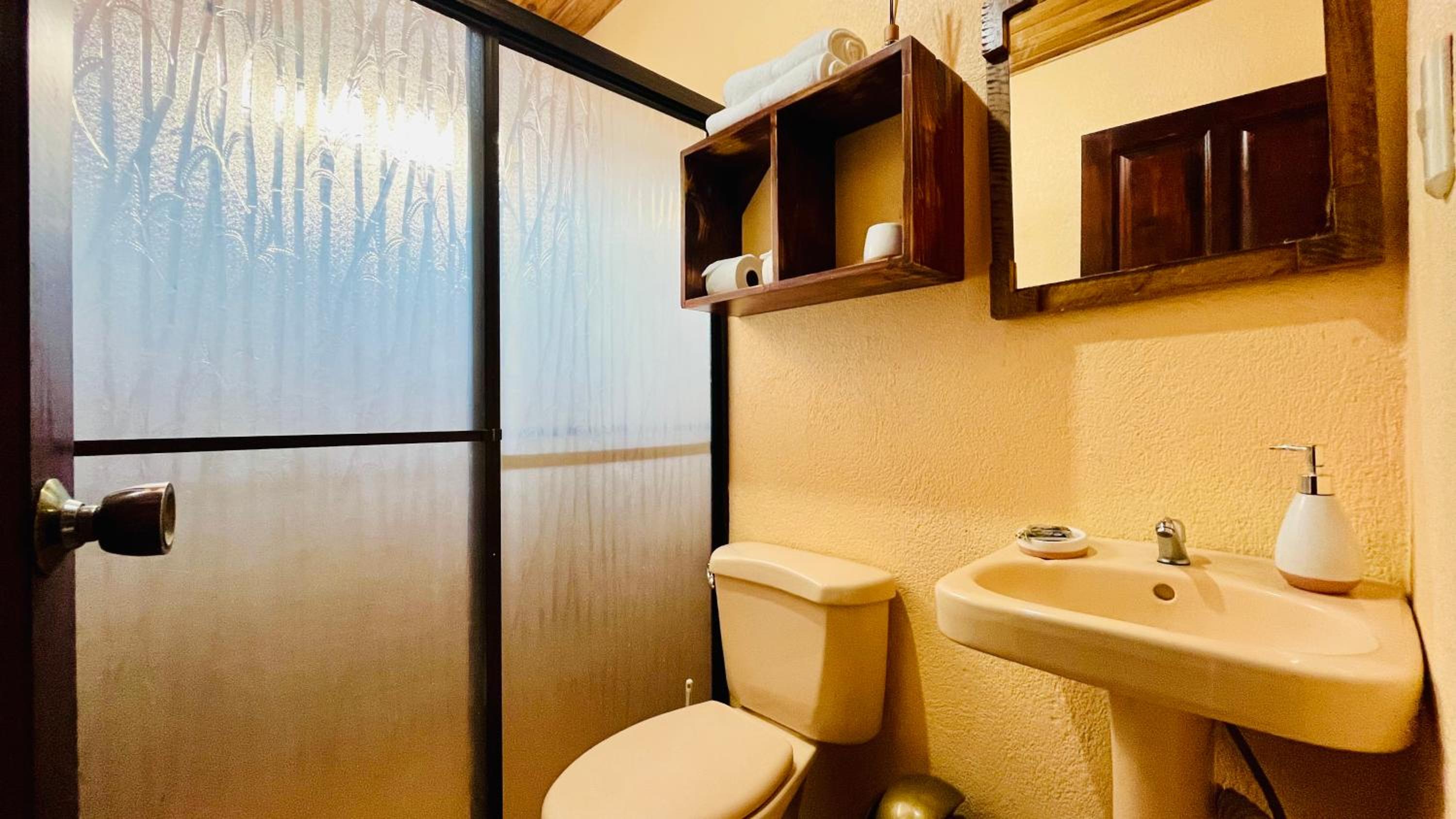 Beautiful Casa Aire near Lake Arenal in Nuevo Arenal - Casas Airelibre