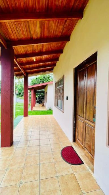 Beautiful Casa Aire near Lake Arenal in Nuevo Arenal - Casas Airelibre