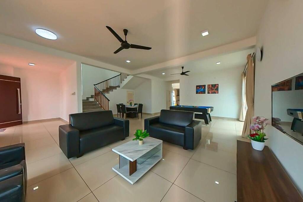 Desaru Spacious 6 Rooms Bungalow 22paxes KTV-Billard-BBQ-Netflix photo 1