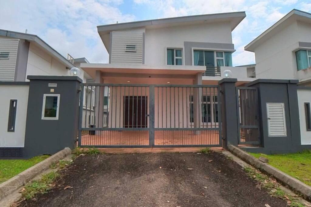 Desaru Spacious 6 Rooms Bungalow 22paxes KTV-Billard-BBQ-Netflix photo 3