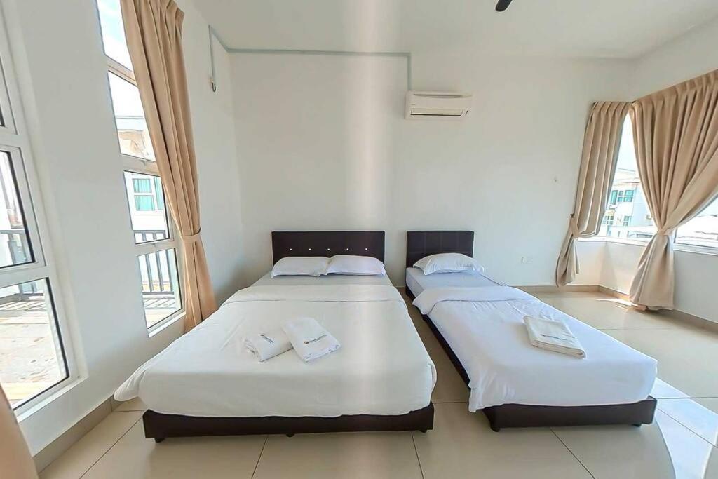 Desaru Spacious 6 Rooms Bungalow 22paxes KTV-Billard-BBQ-Netflix photo 6