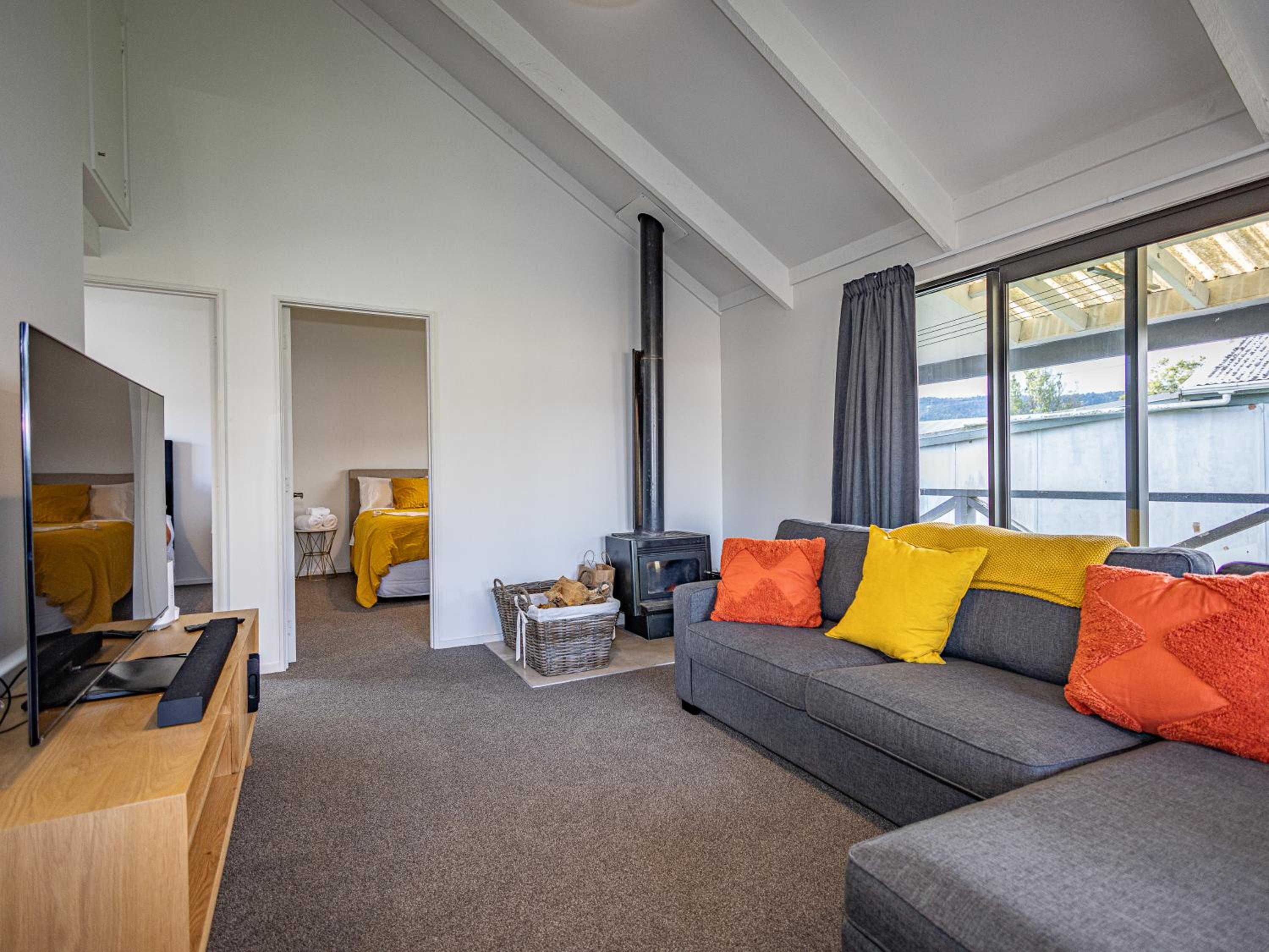 Mischewski's Cottage - Ohakune Holiday Home view 2