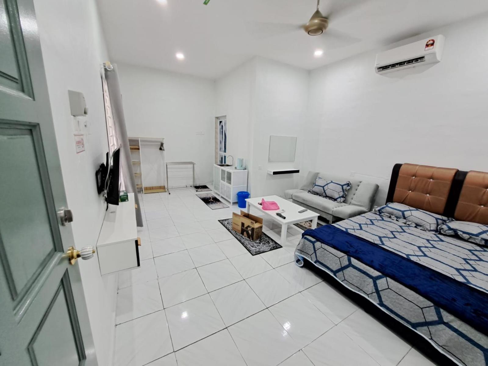 Esah Best INN
