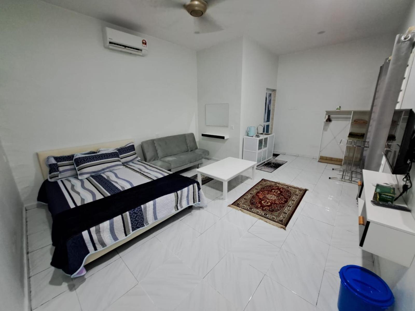 Esah Best INN