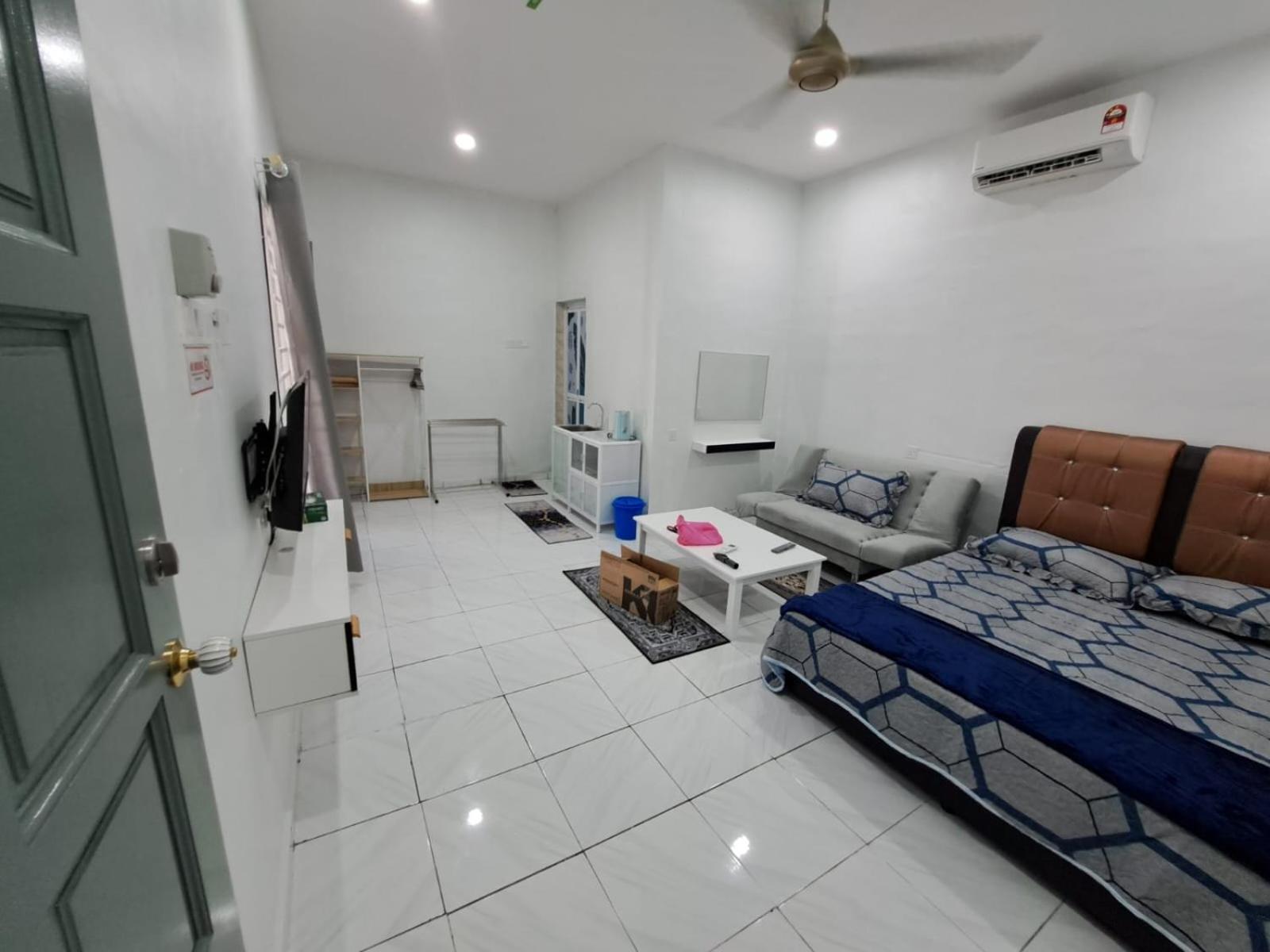 Esah Best INN