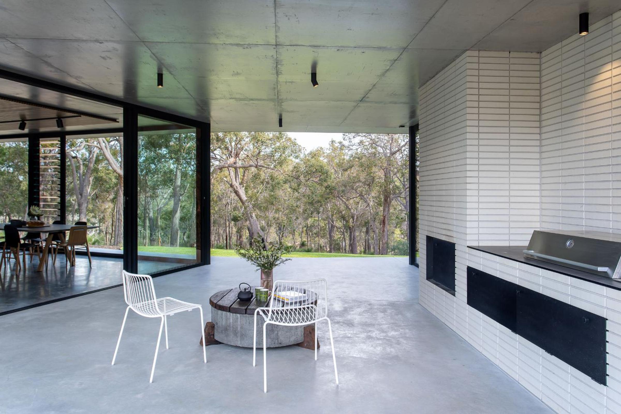 Boomerang House I Private Properties