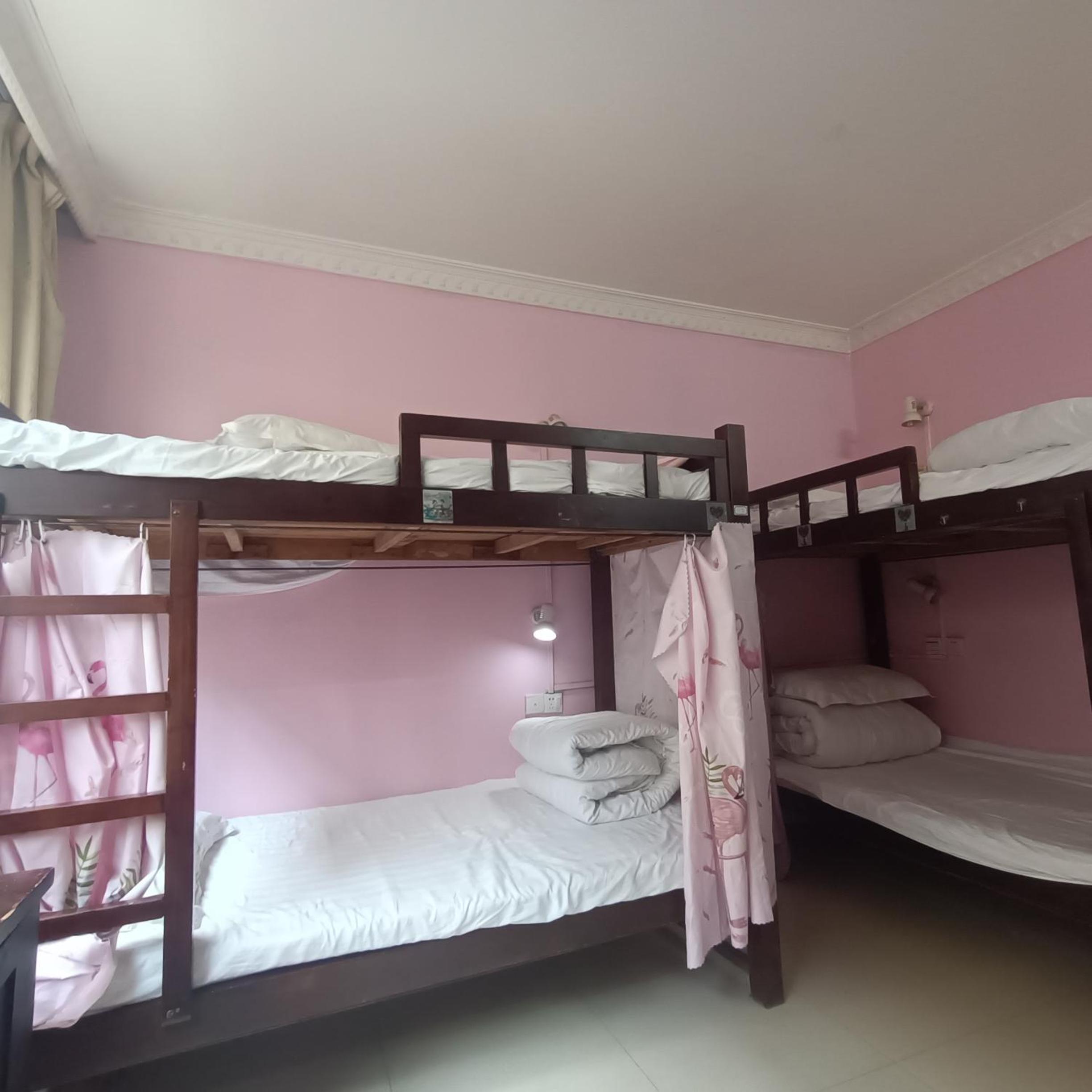 Yangshuo How Flowers Hostel & Party Coliving Coworking Nomads