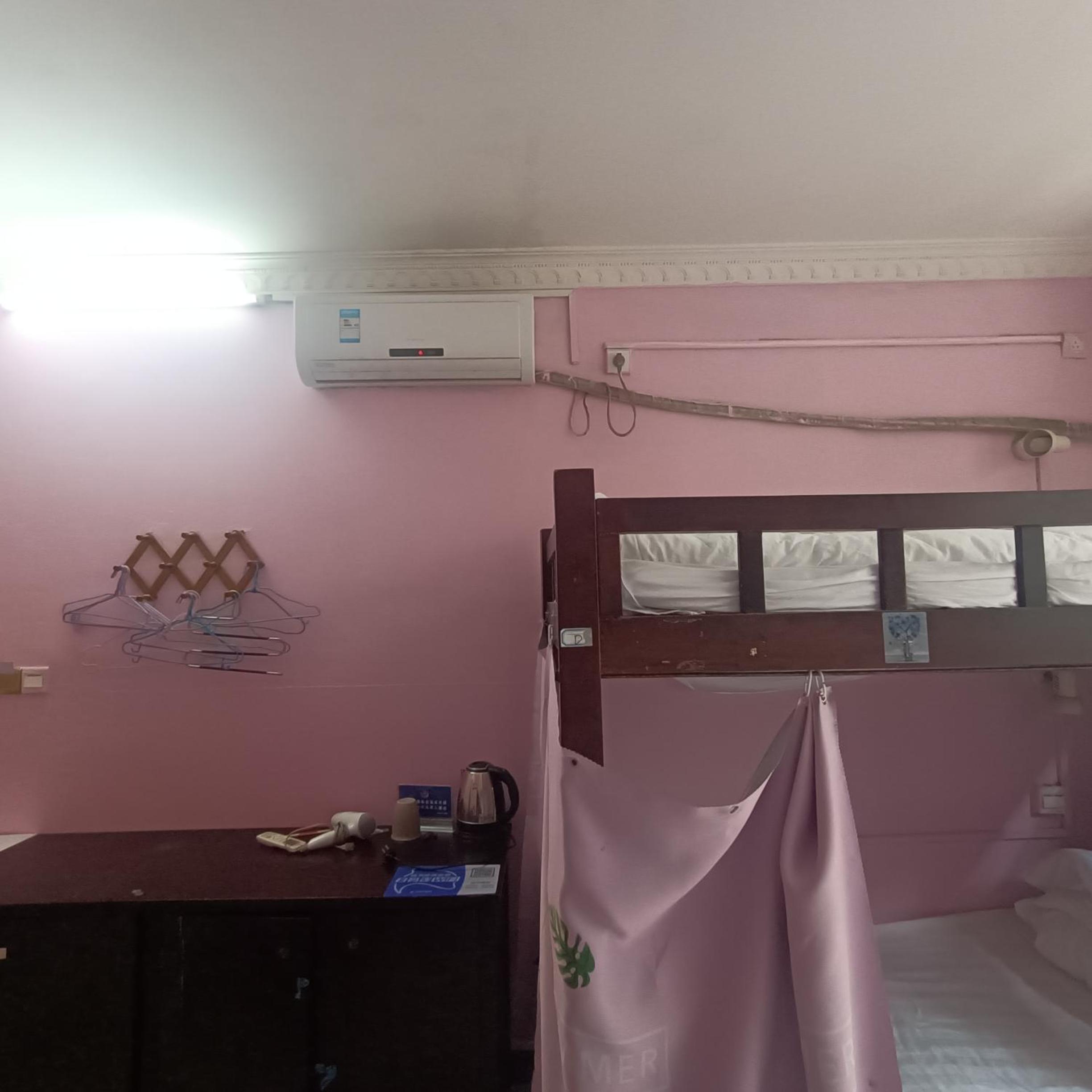 Yangshuo How Flowers Hostel & Party Coliving Coworking Nomads