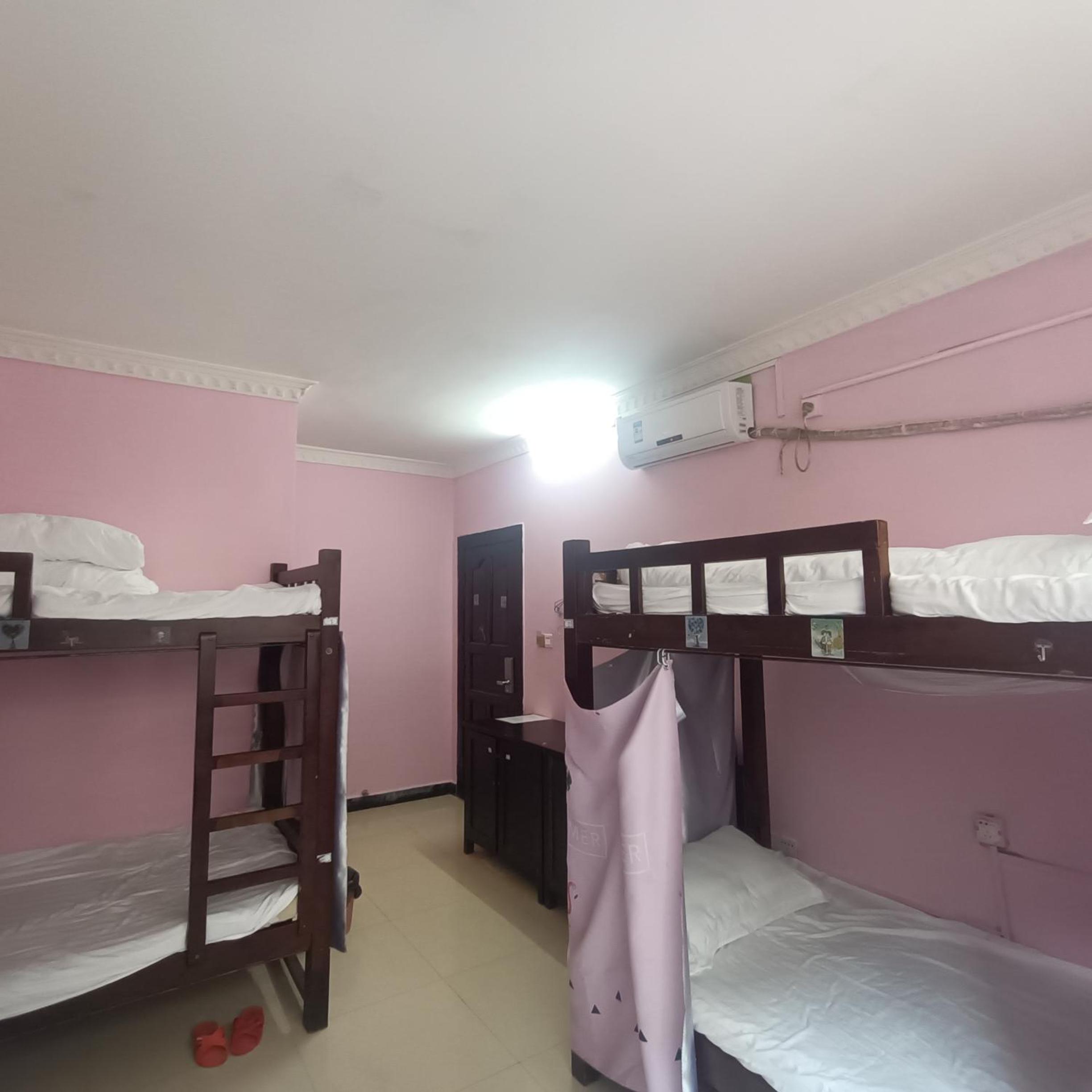 Yangshuo How Flowers Hostel & Party Coliving Coworking Nomads