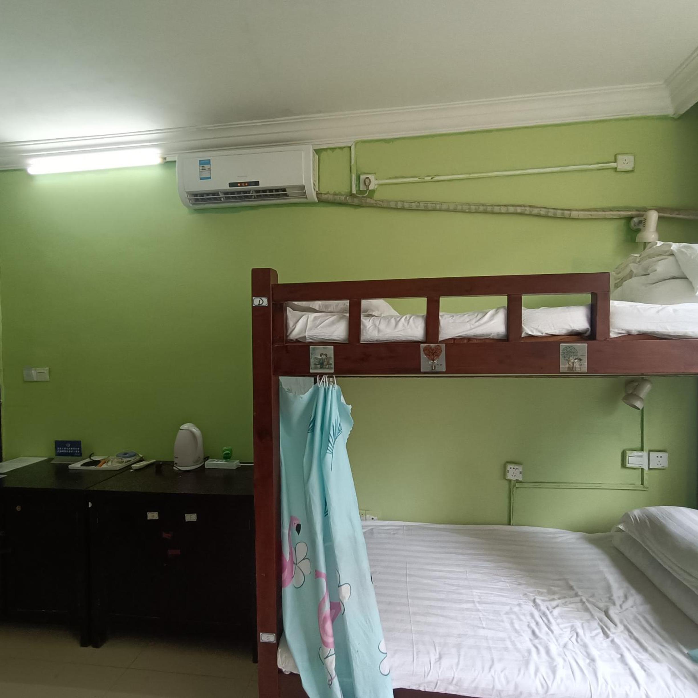 Yangshuo How Flowers Hostel & Party Coliving Coworking Nomads