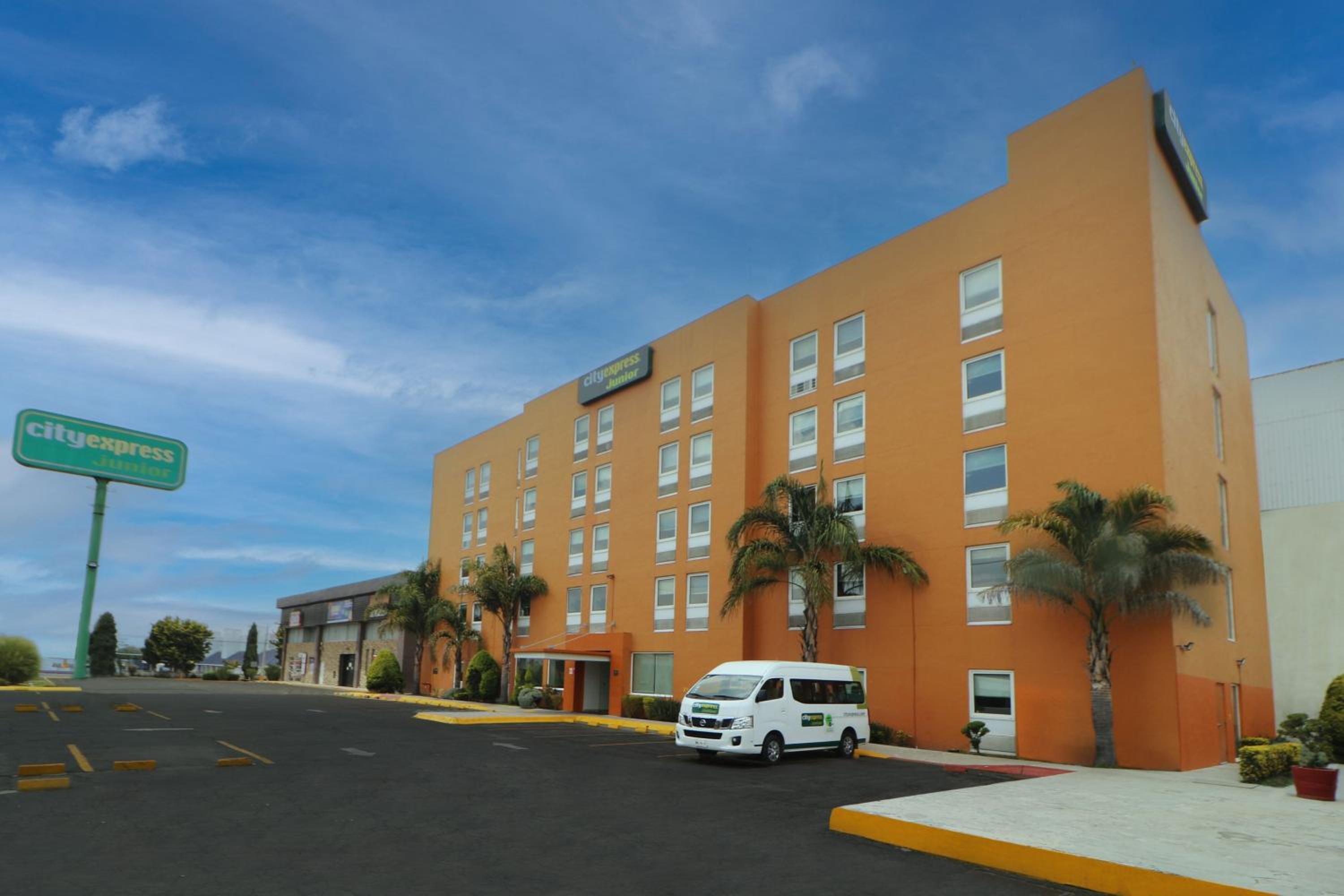 Hotel City Express Junior by Marriott Toluca Aeropuerto - Image 1