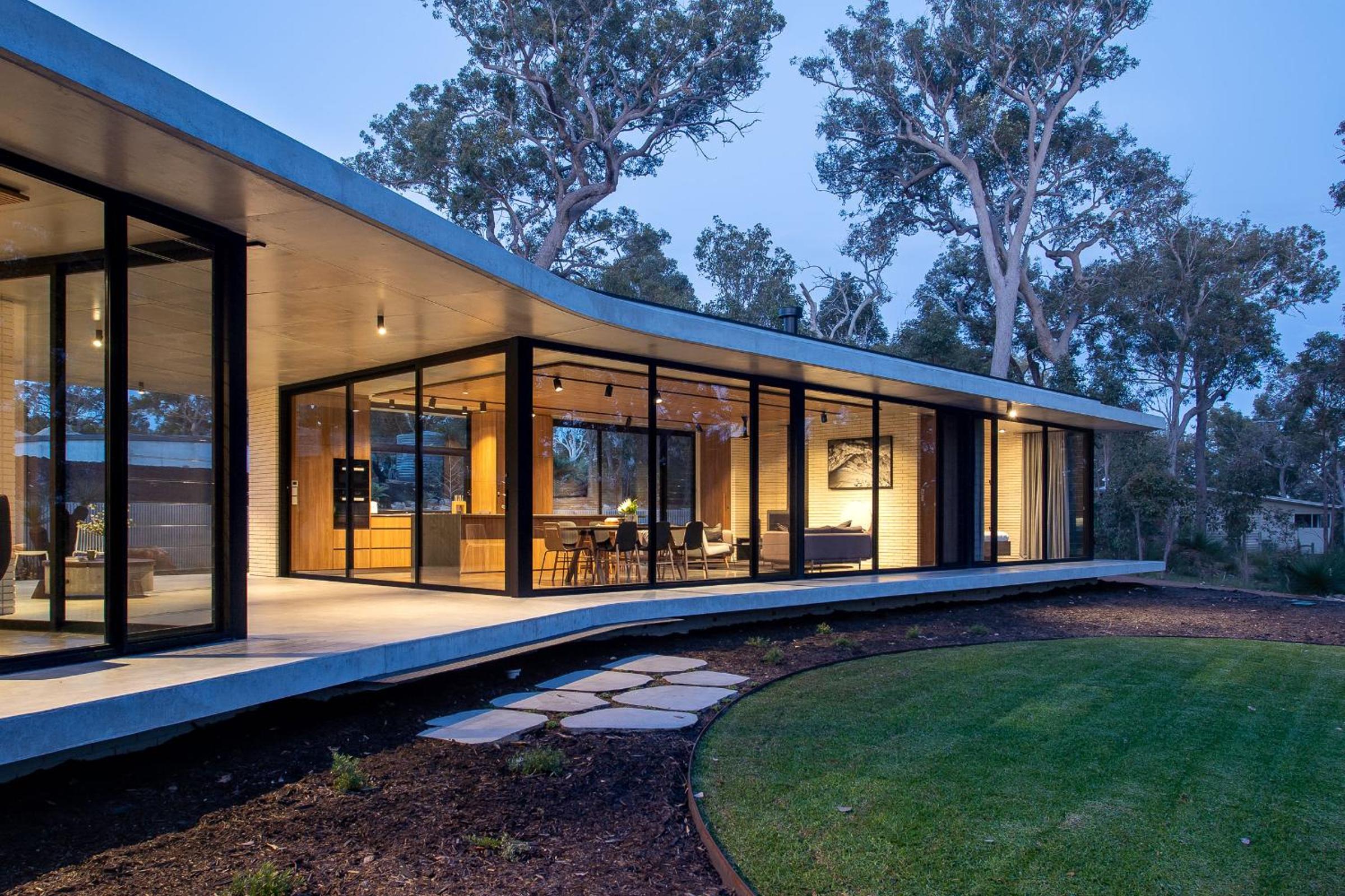 Boomerang House I Private Properties