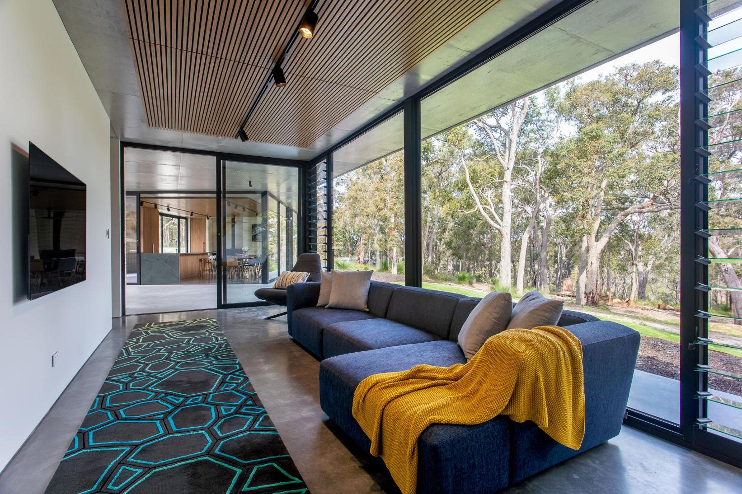Boomerang House I Private Properties