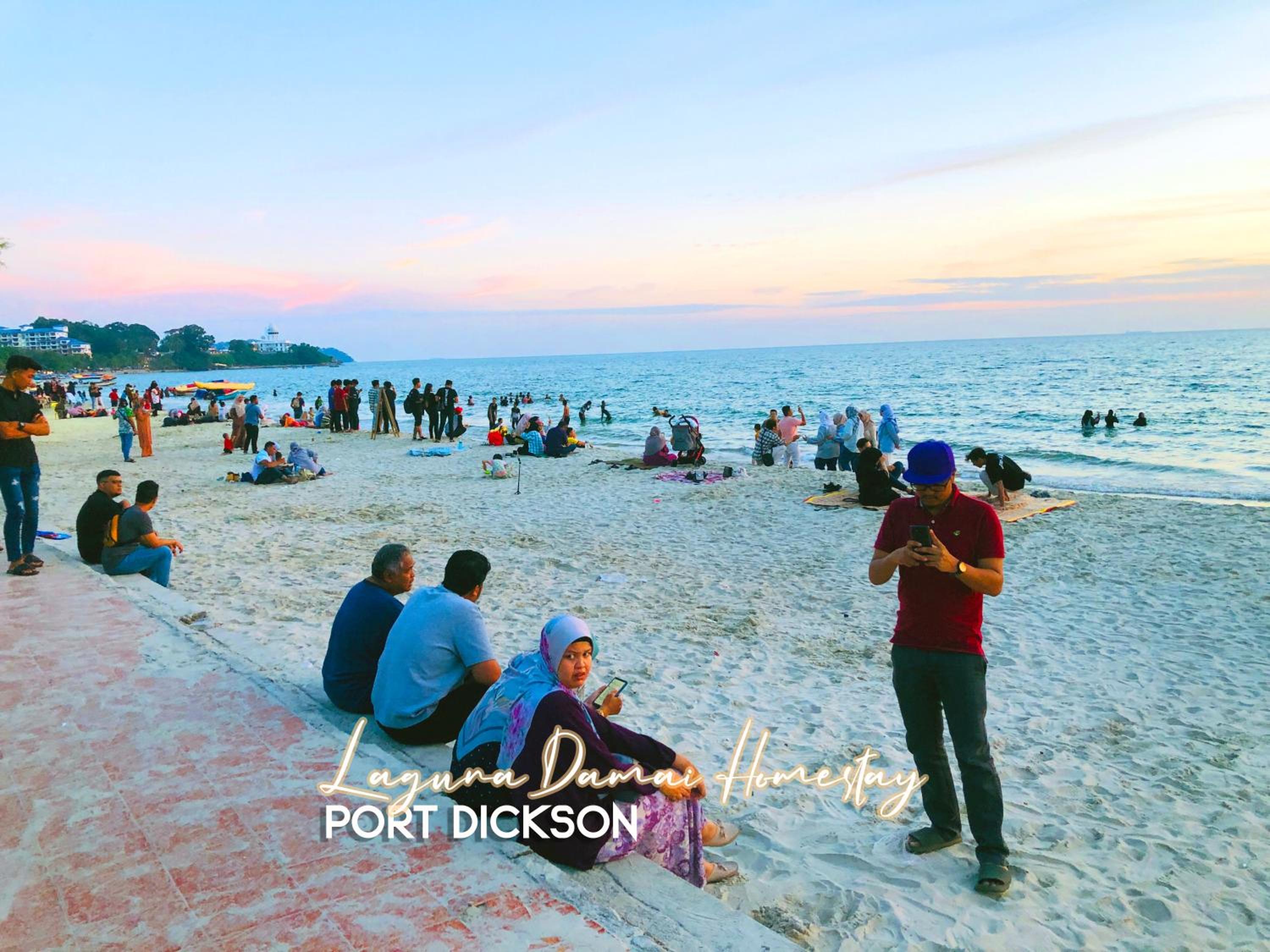 Laguna Damai Homestay PD - 3BR, Near Beach, Pool, Astro, Netflix, WiFi view 5