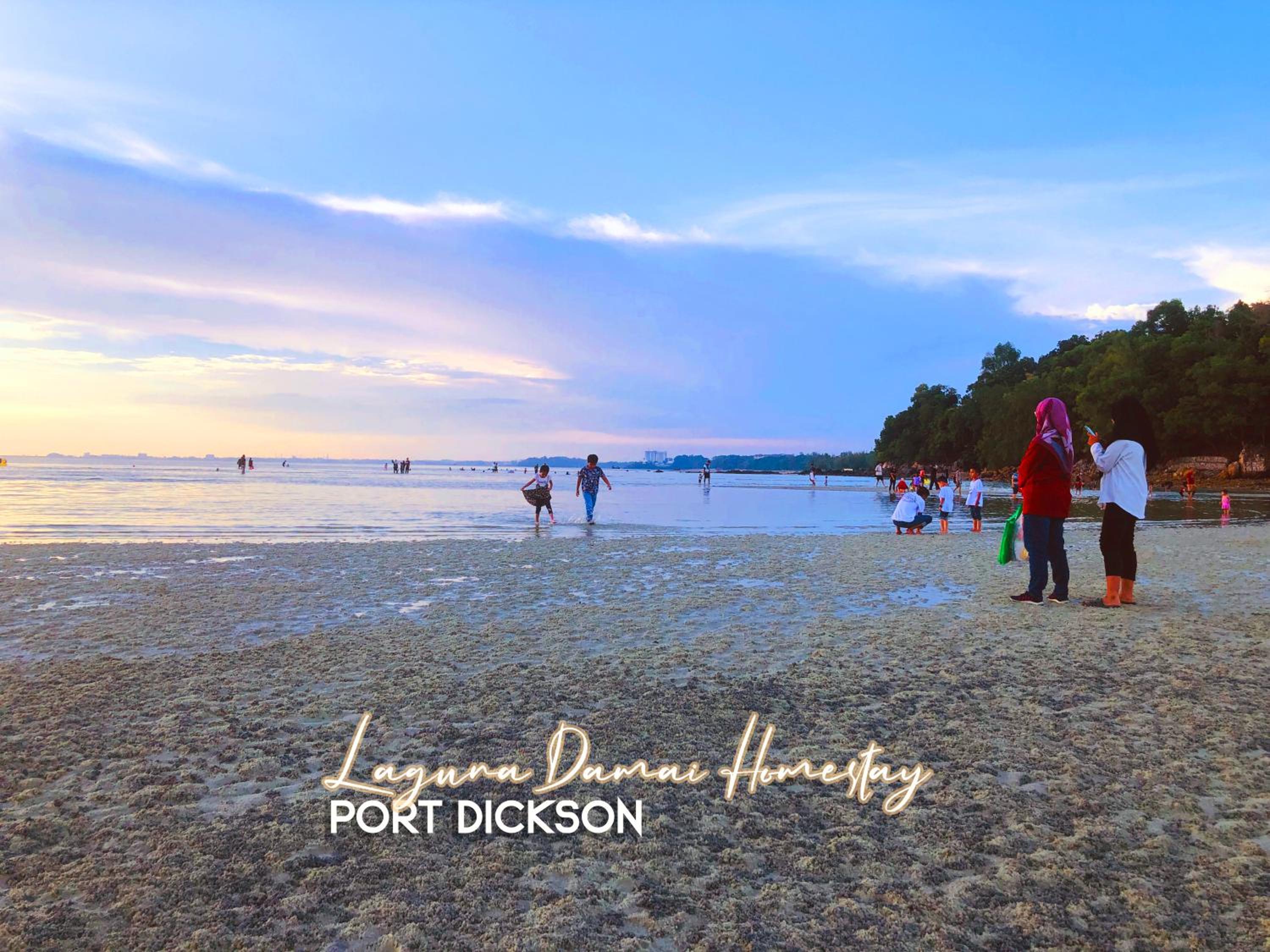 Laguna Damai Homestay PD - 3BR, Near Beach, Pool, Astro, Netflix, WiFi view 4