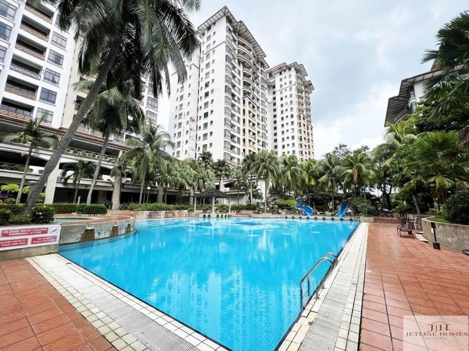 Central Condo 2pax/1room/Wi-fi/frnt Mahkota Parade photo 7