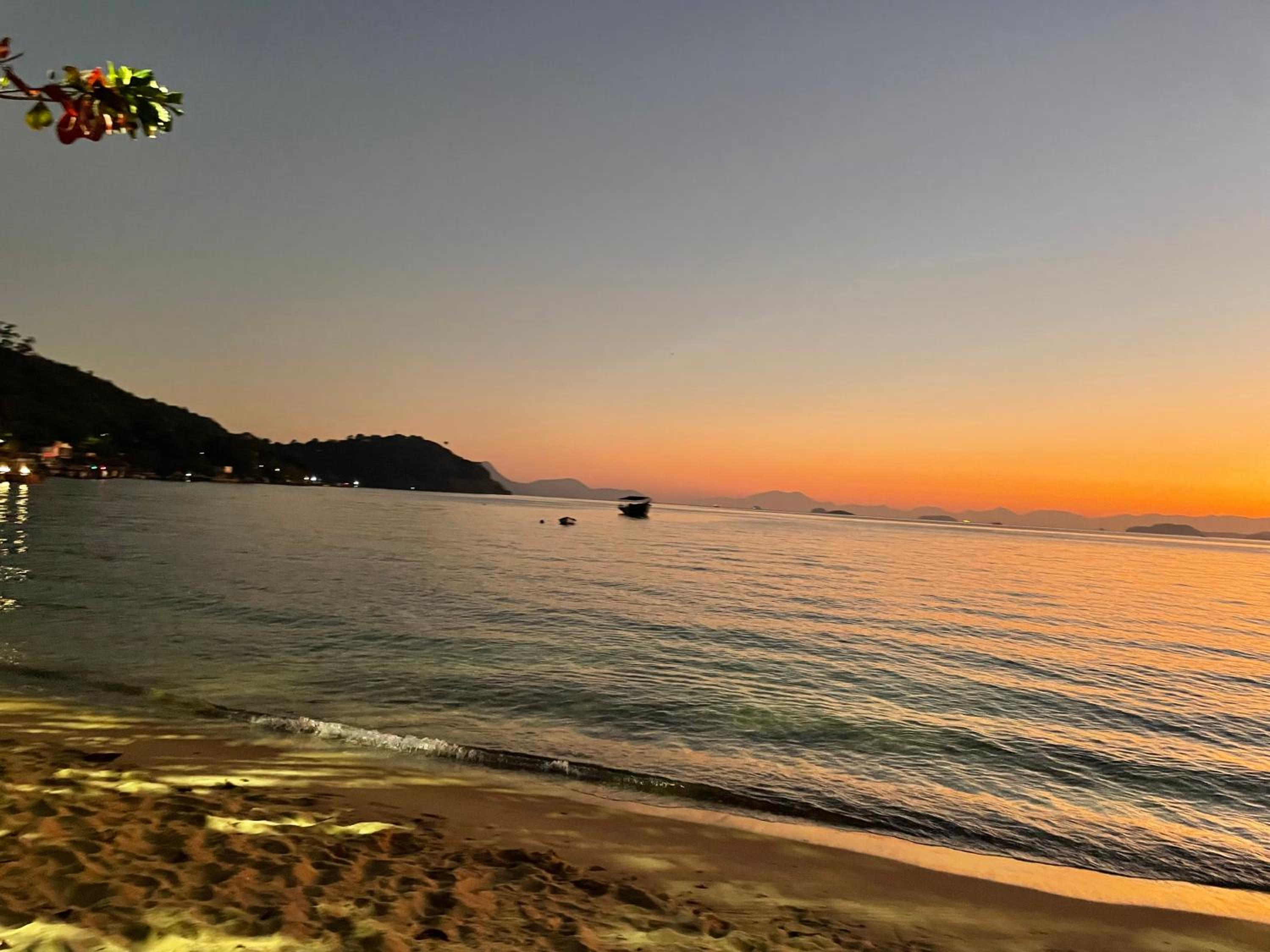 Angra dos Reis - Casa pé na areia na Praia de Fora - Ponta Leste