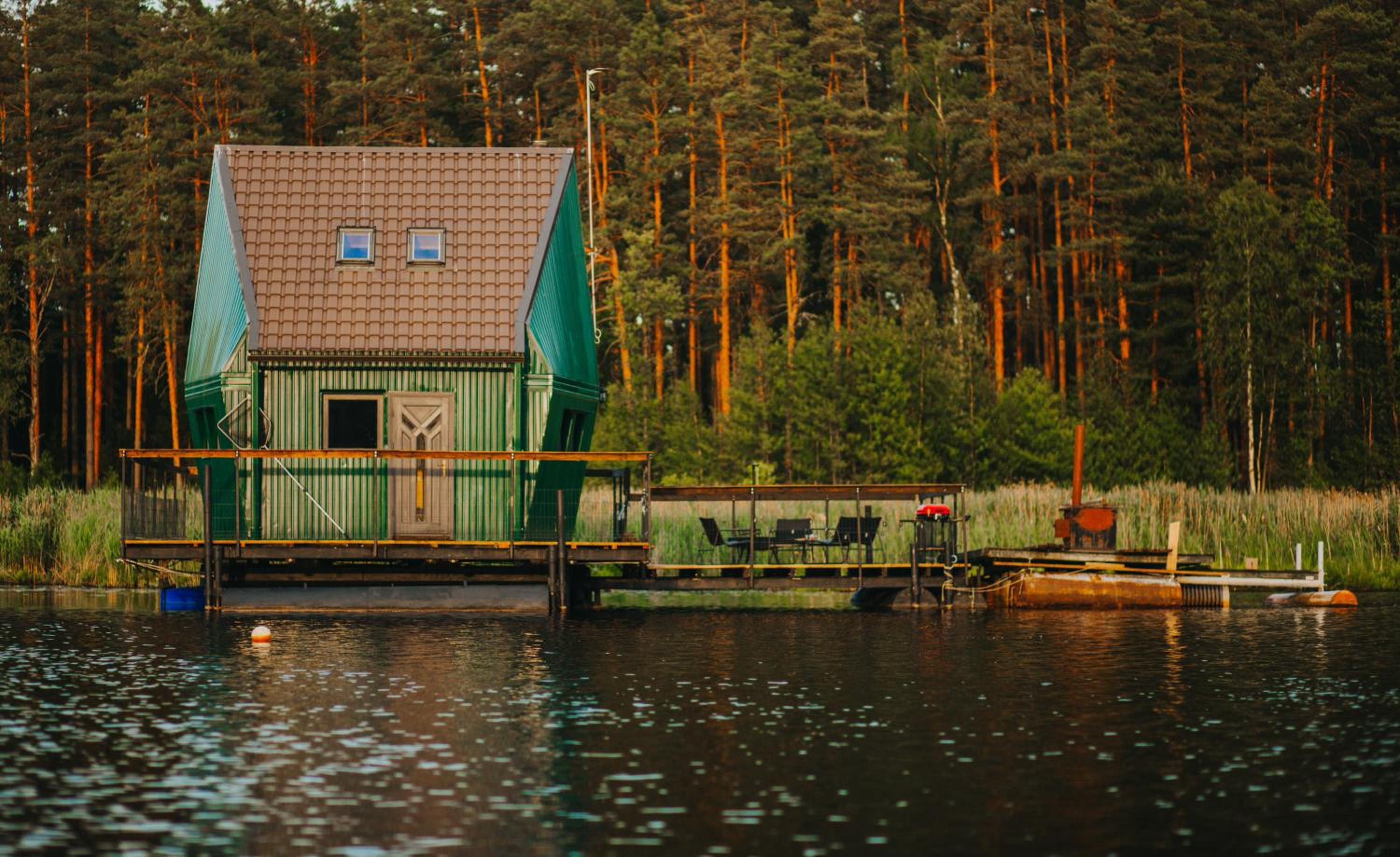 Floating guest house Musters view 3