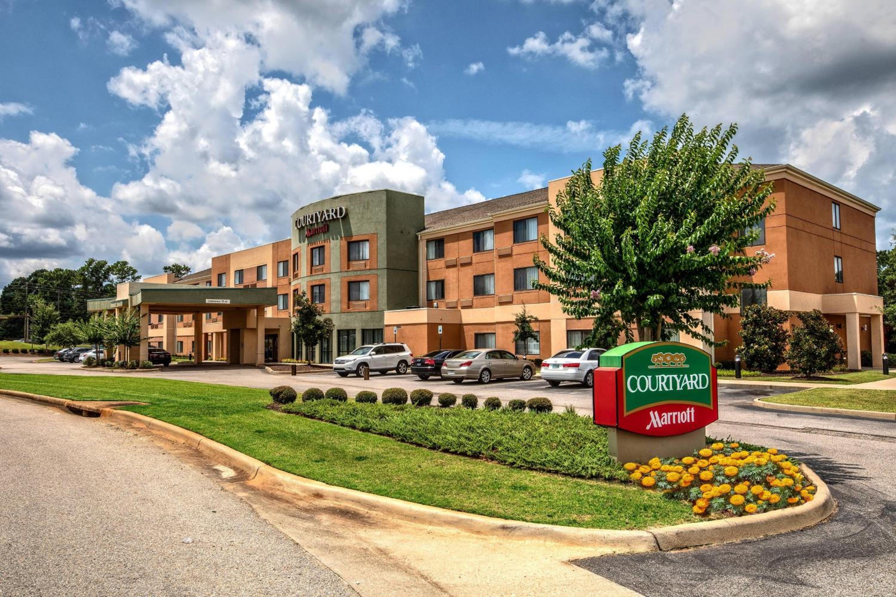 Troy Vacations - Courtyard by Marriott Troy - Property Image 2