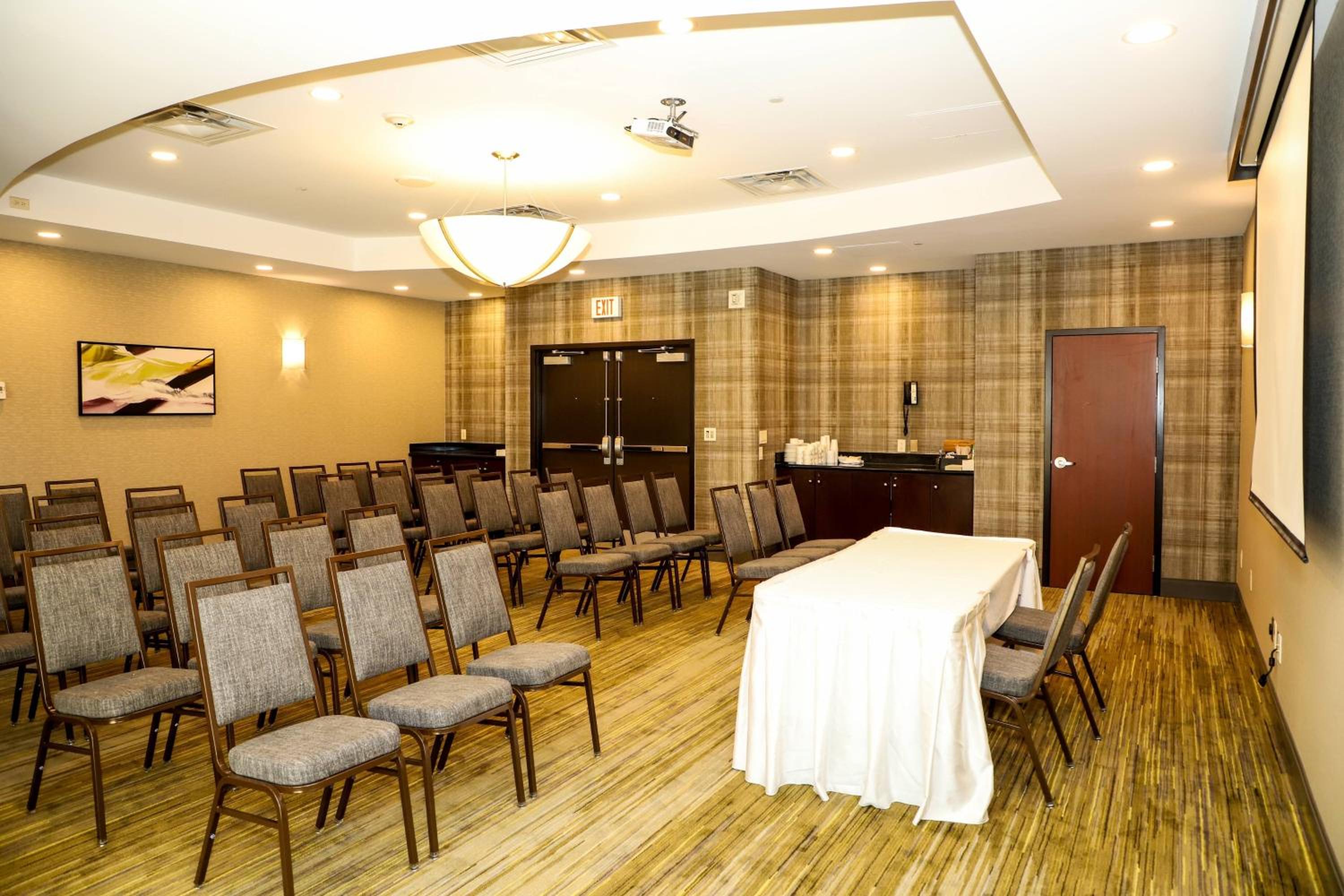 Courtyard by Marriott Toronto Brampton - Property Image 6