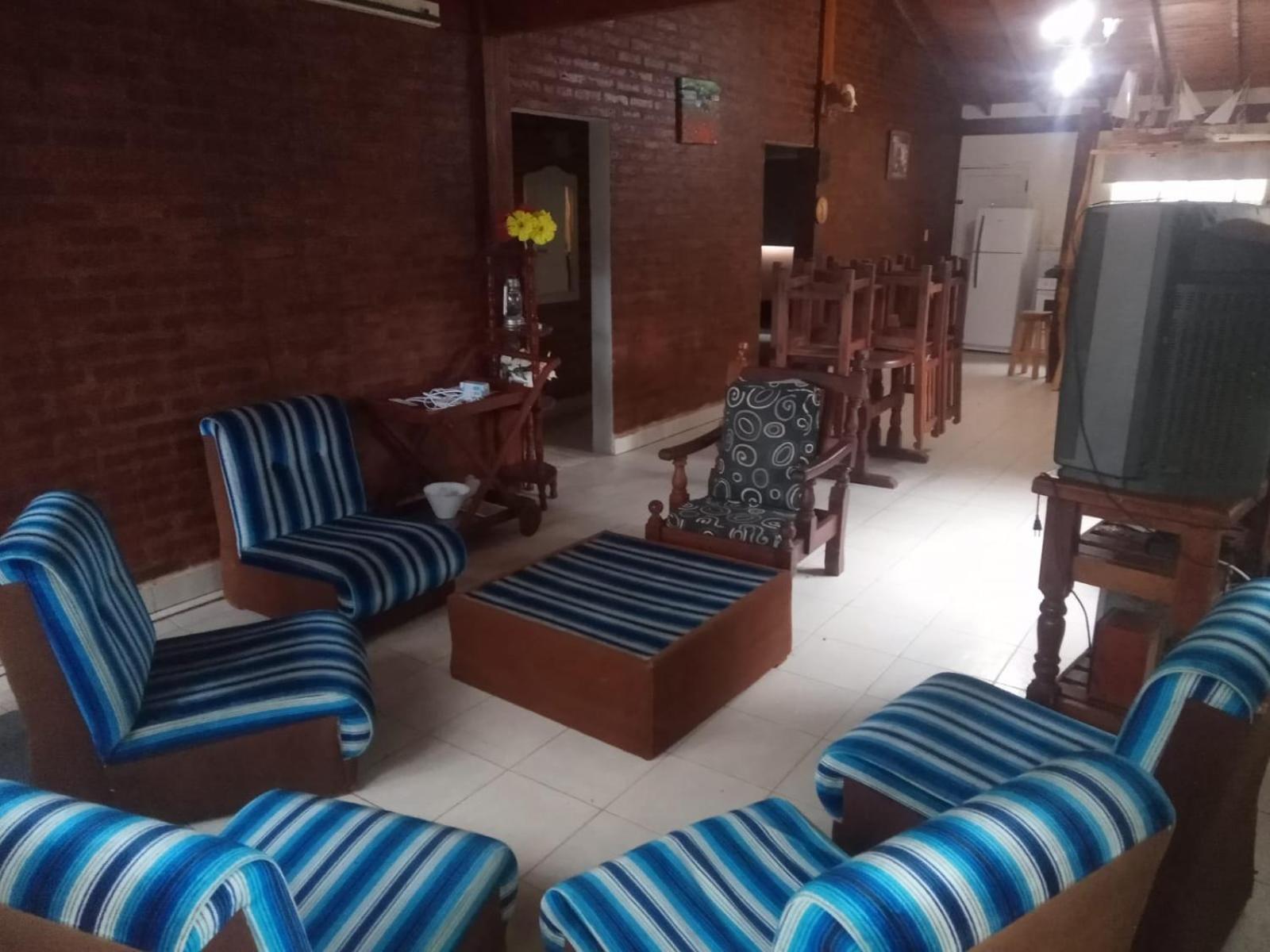 Casa para 10 personas , alquiler temporario .Paso de la Patria (CTES)
