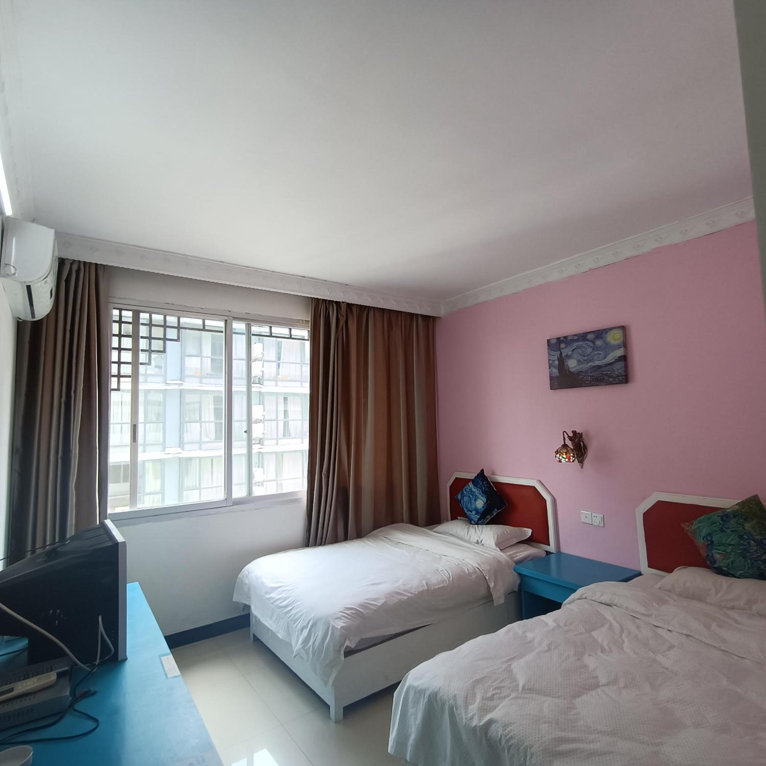 Yangshuo How Flowers Hostel & Party Coliving Coworking Nomads