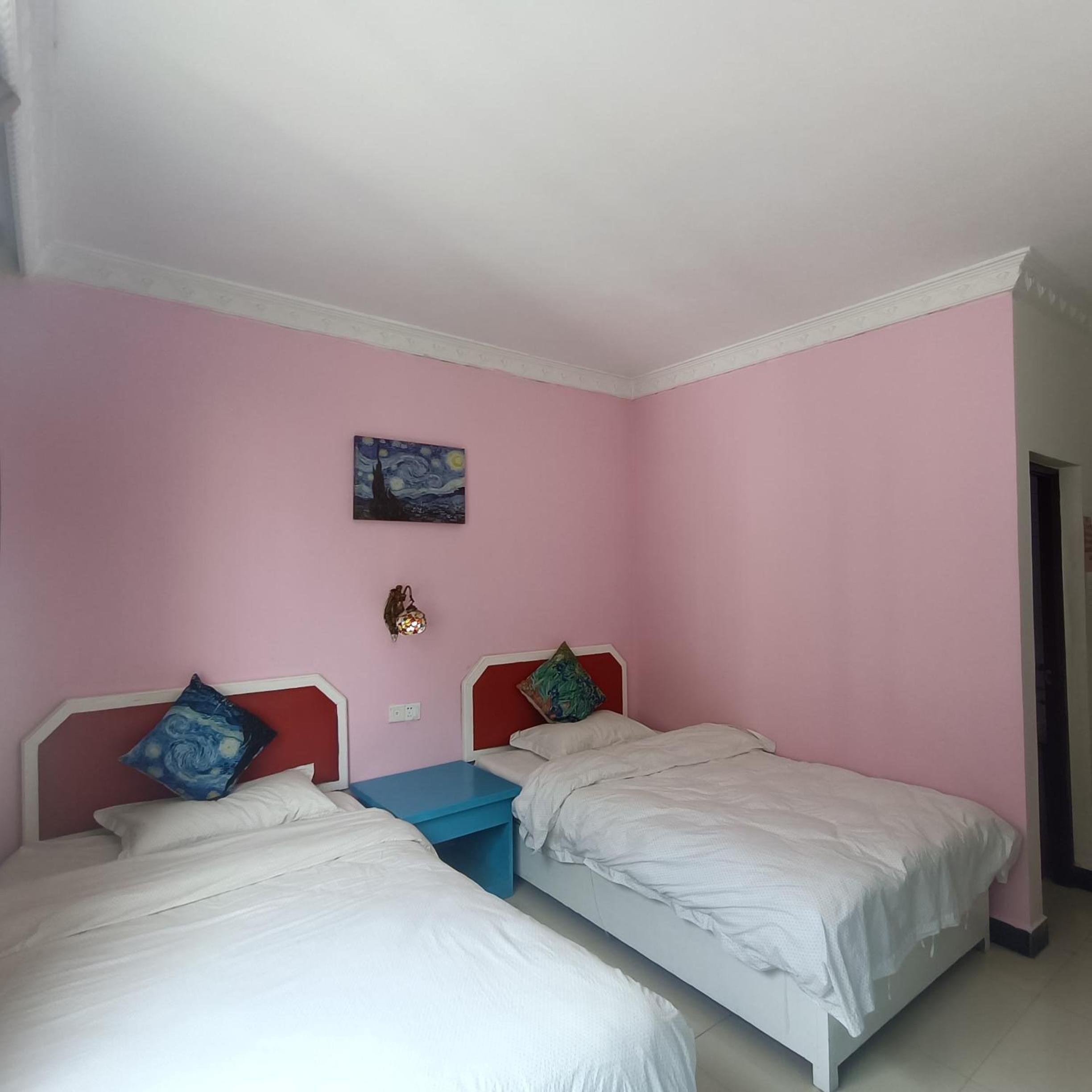 Yangshuo How Flowers Hostel & Party Coliving Coworking Nomads