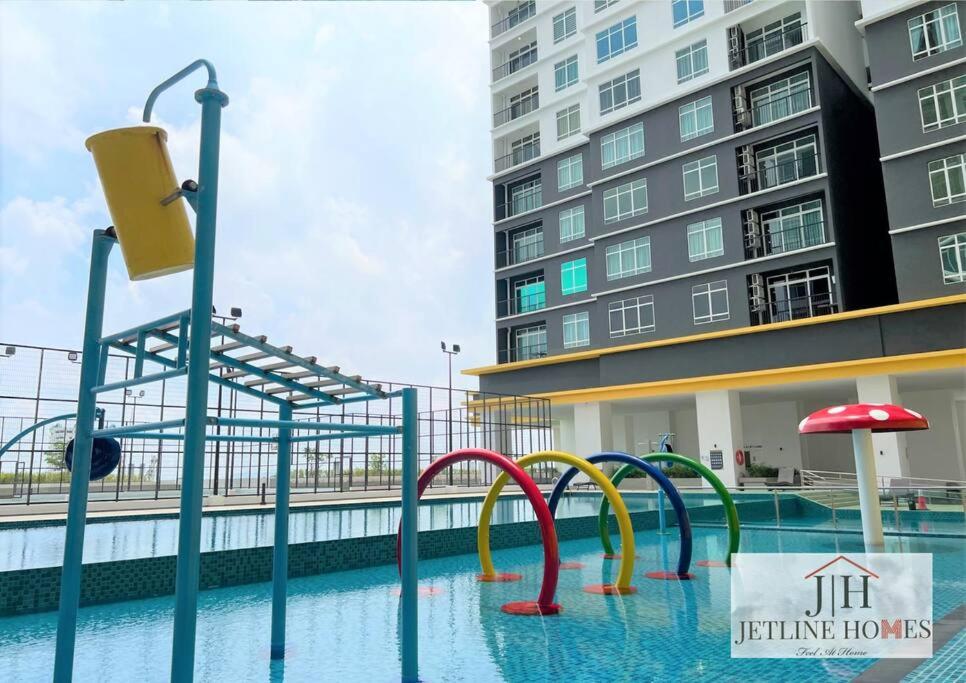 Melaka {Nova8 Suite} City-View/ 4Pax/ WIFI/tv-box photo 6