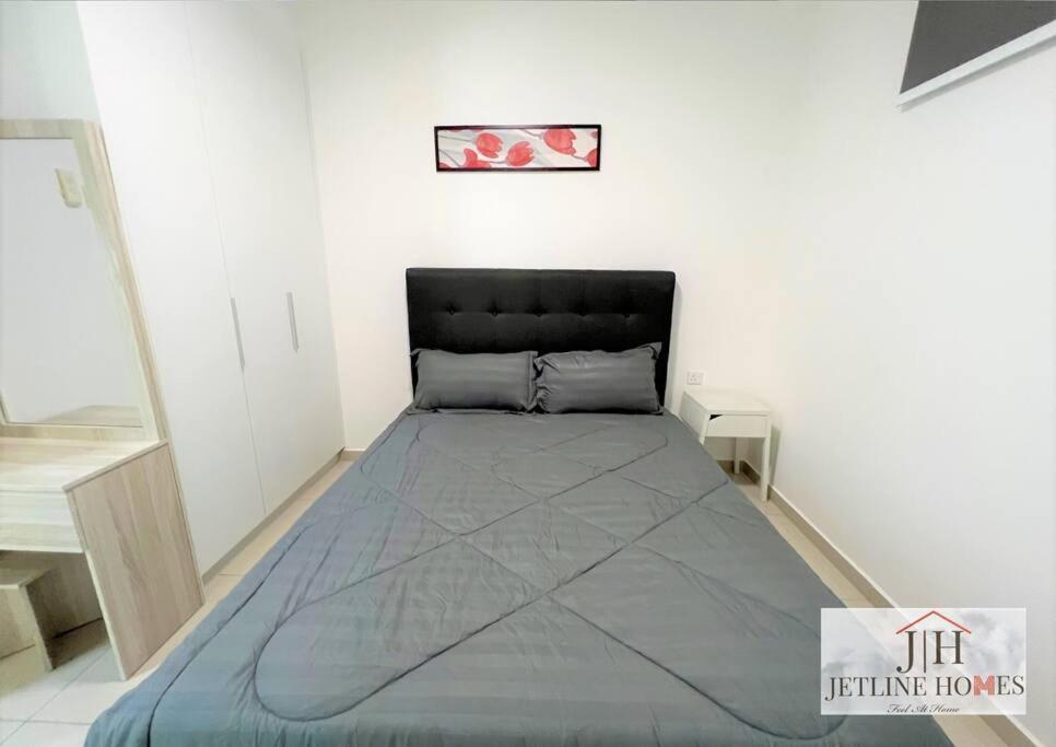 Melaka {Nova8 Suite} City-View/ 4Pax/ WIFI/tv-box photo 7