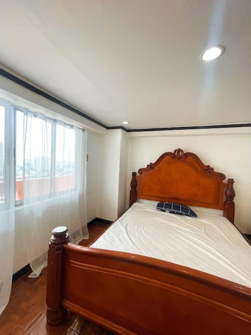 Spacious 2BR Penthouse in Makati near Greenbelt view 2