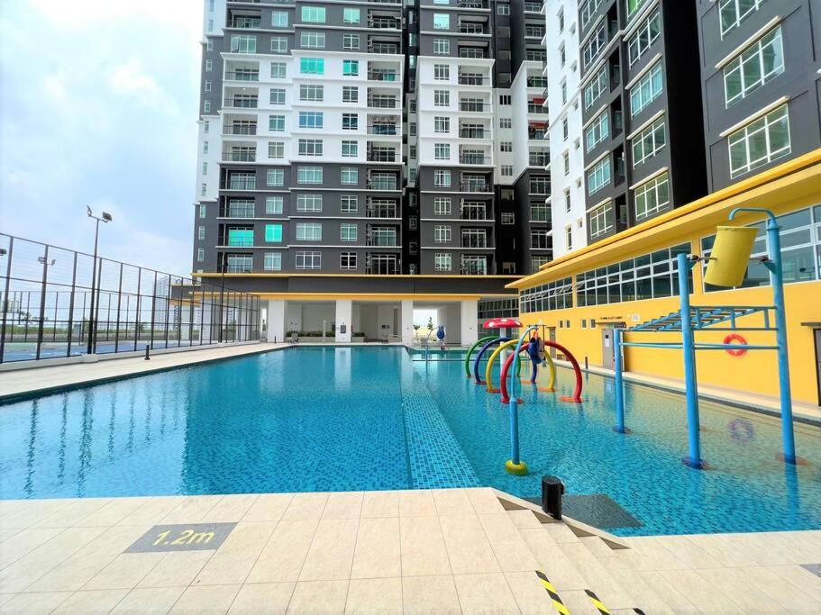 Middle Town Breezy Stay {Novo8} 4pax-Wifi view 5