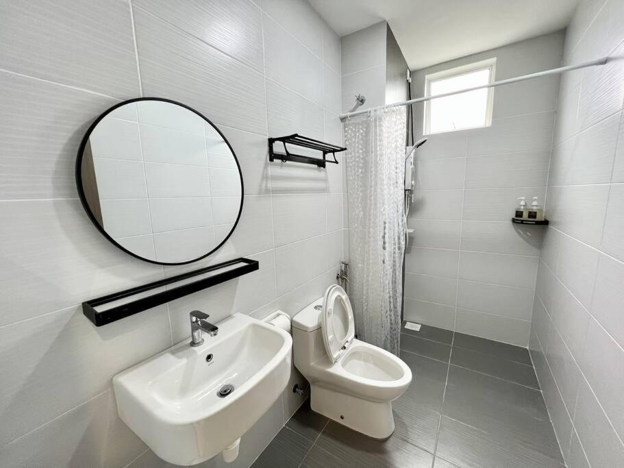 Middle Town Breezy Stay {Novo8} 4pax-Wifi photo 5