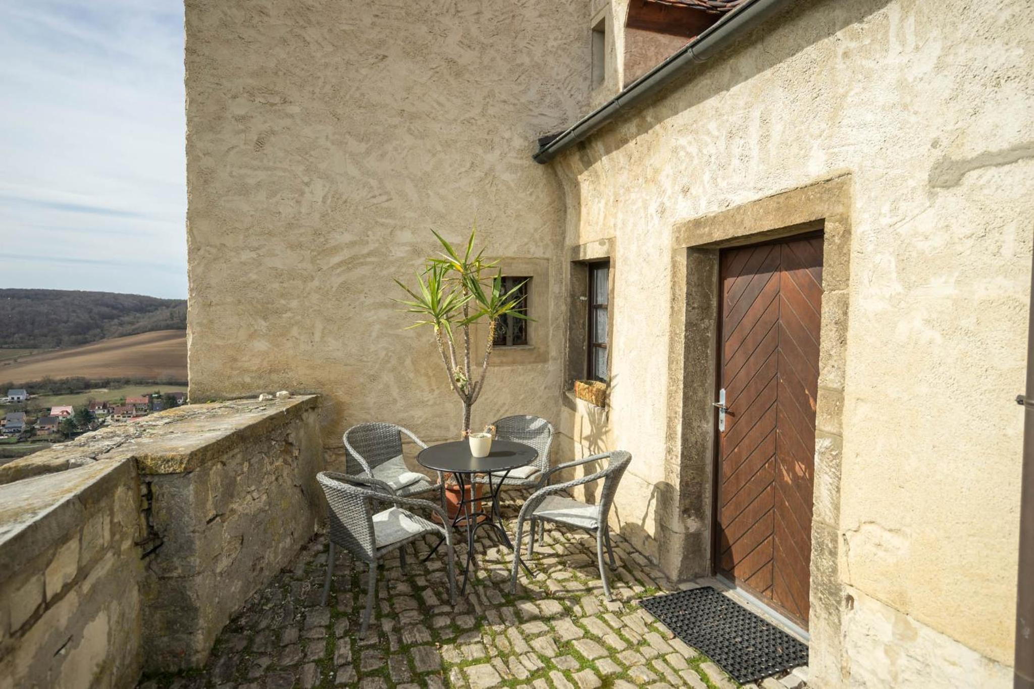 Jagerhaus auf Schloss Neuenburg - Property Image 1