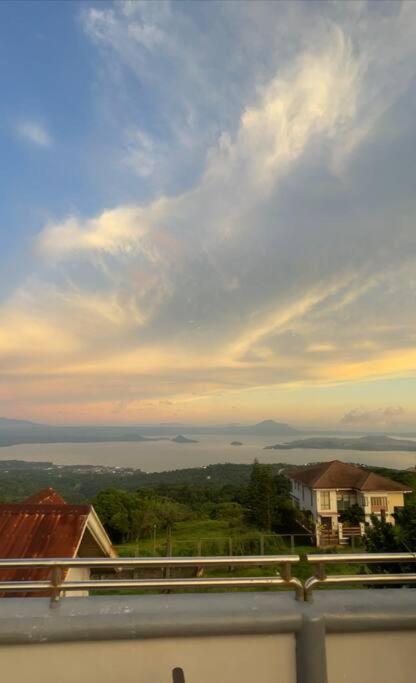 Lovely House in Tagaytay w Pool and Taal Lake View